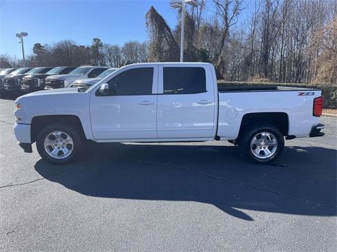 Used 2018 Chevrolet Silverado 1500 LT w/ All Star Edition image 29