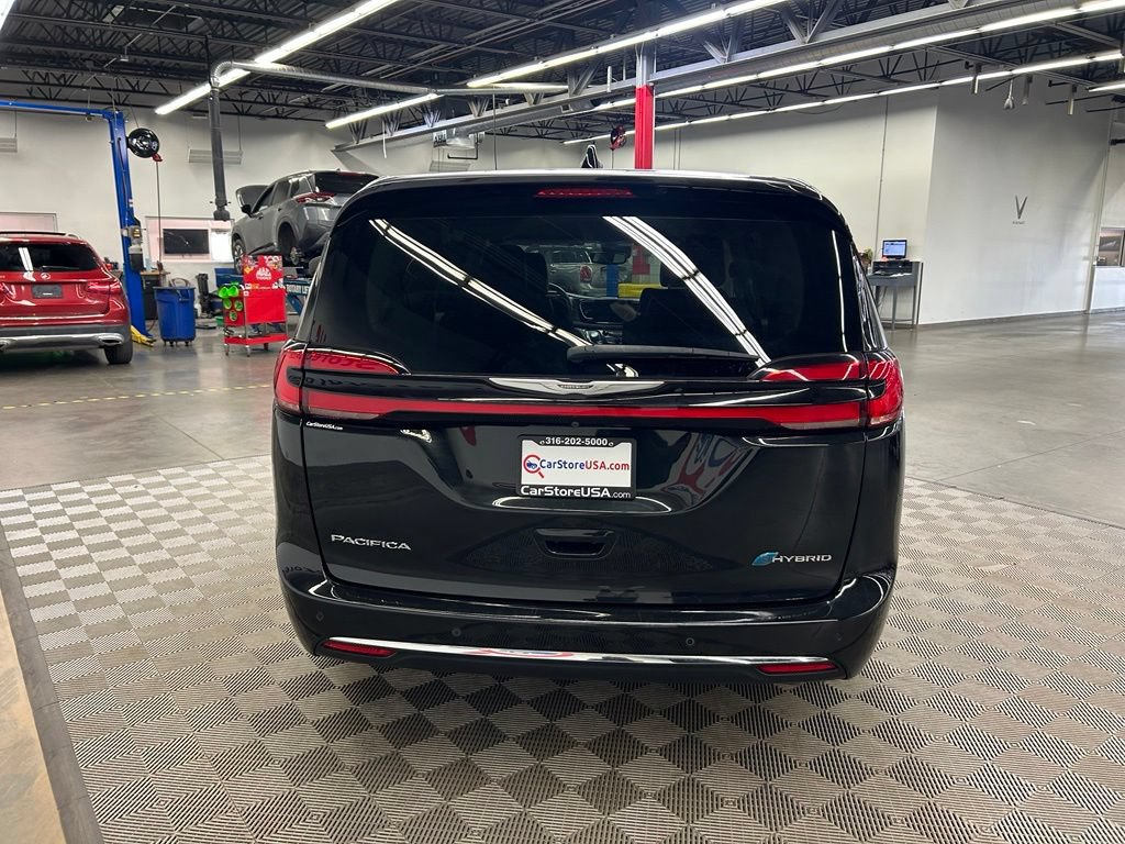 Used 2023 Chrysler Pacifica Touring-L FWD image 8