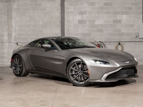 Used 2020 Aston Martin V8 Vantage Coupe image 1