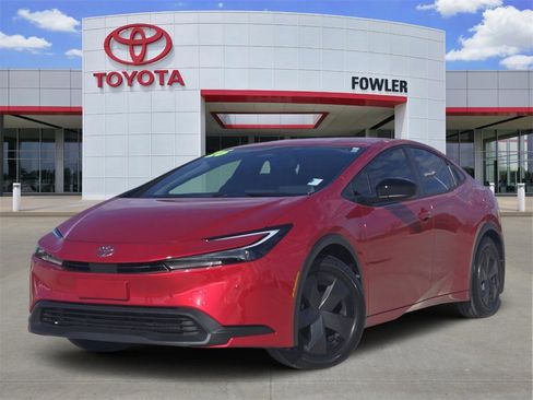 Used 2026 Toyota Prius LE image 1