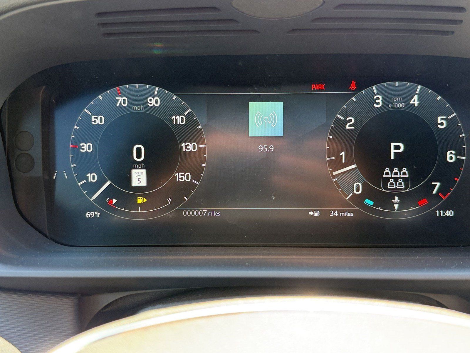 New 2026 Land Rover Discovery Limited Edition AWD/4WD image 21
