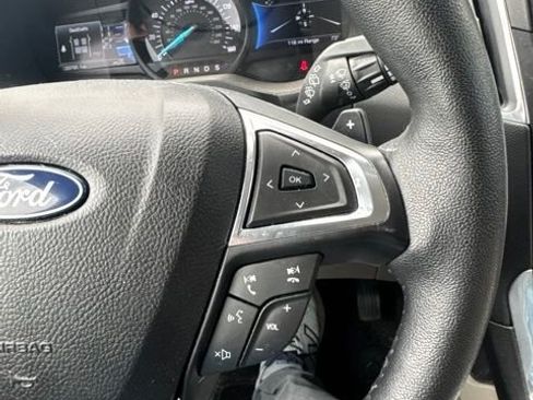 Used 2022 Ford Edge Titanium w/ Class II Trailer Tow Package AWD/4WD image 7