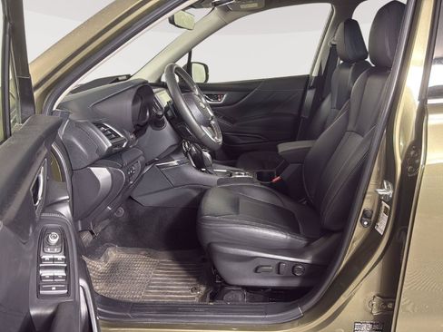 Used 2023 Subaru Forester Touring AWD/4WD image 5