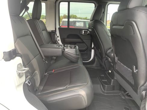 New 2025 Jeep Wrangler Unlimited Rubicon 392 image 27