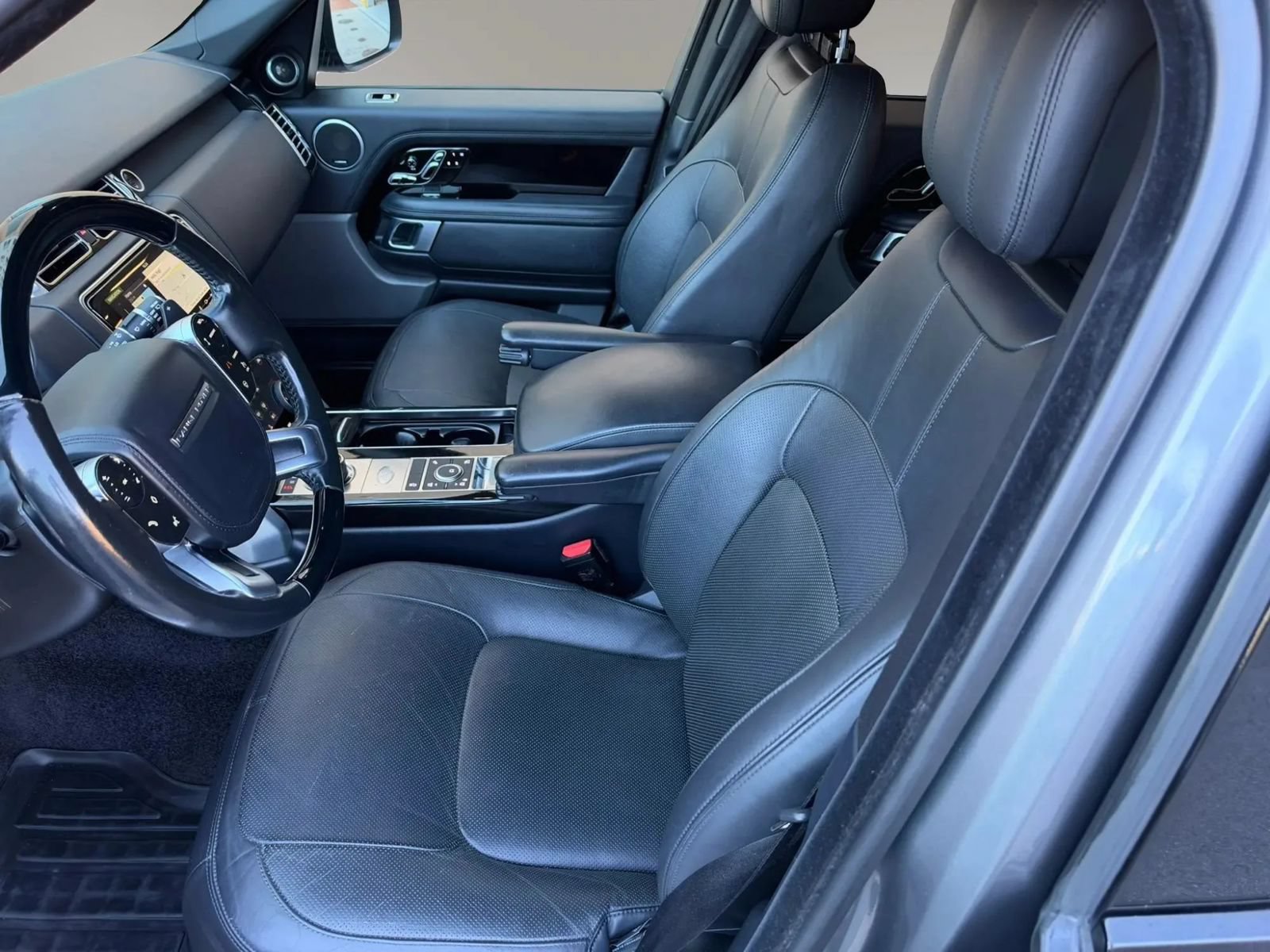 Used 2018 Land Rover Range Rover HSE AWD/4WD image 4