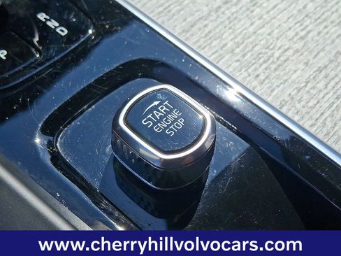 Certified 2025 Volvo XC60 B5 Plus image 26