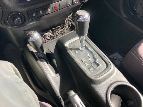 Used 2013 Jeep Wrangler Unlimited Sahara w/ Trailer Tow Group AWD/4WD image 33