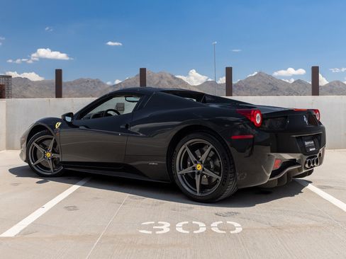 Used 2012 Ferrari 458 Spider RWD image 15