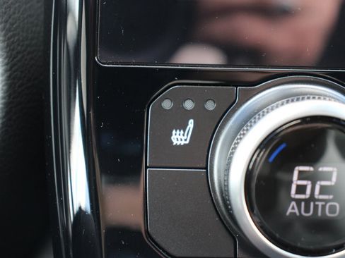 Certified 2025 Toyota Highlander XSE image 30