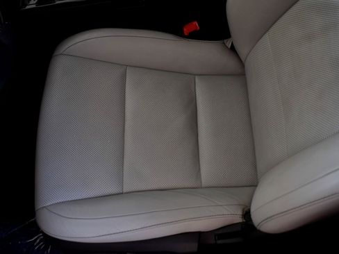 Used 2014 Lexus ES 350 w/ Luxury Package FWD image 26