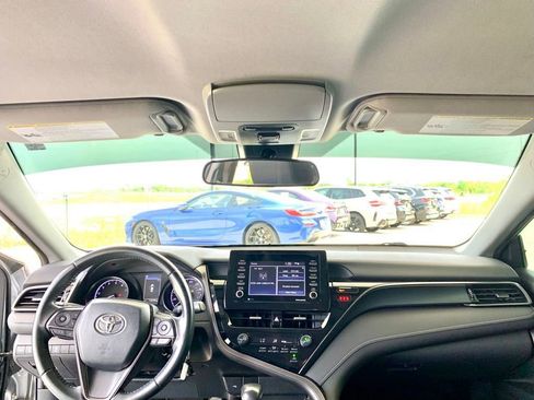 Used 2021 Toyota Camry SE image 15