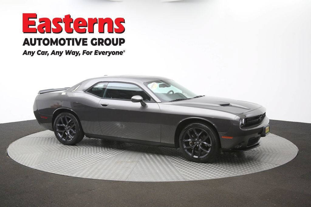 Used 2022 Dodge Challenger SXT w/ Driver Convenience Group RWD image 45