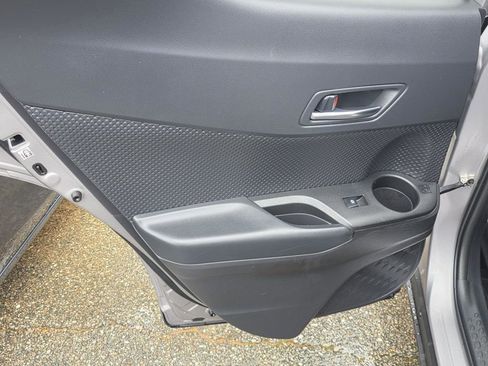 Used 2019 Toyota C-HR XLE FWD image 28