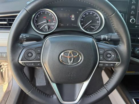 Used 2021 Toyota Camry XLE FWD image 15