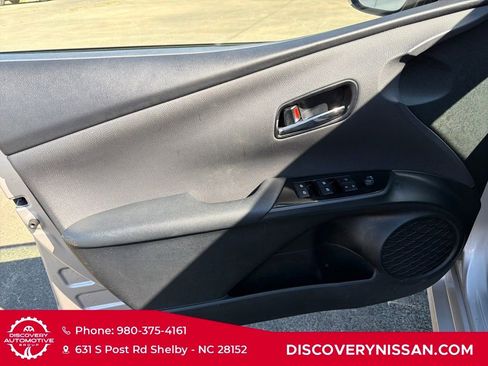 Used 2017 Toyota Prius Prime Premium image 11