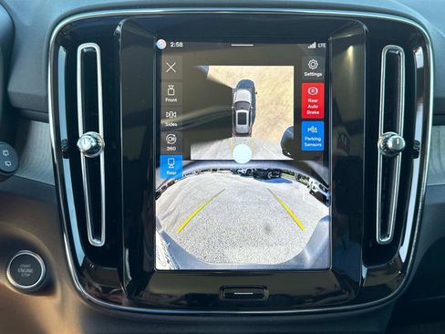 New 2026 Volvo XC40 B5 Ultra w/ Climate Package image 23