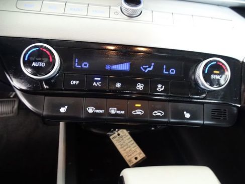 Used 2023 Hyundai Elantra Limited w/ Cargo Package FWD image 12