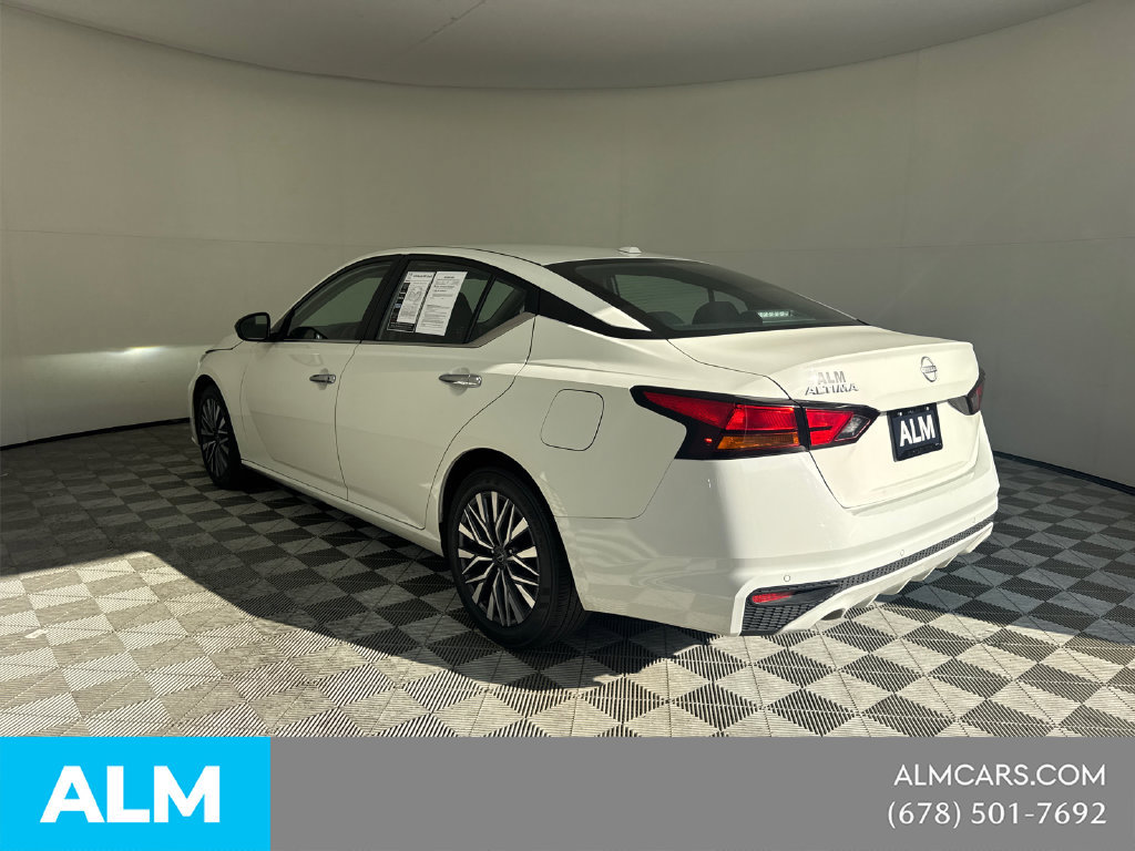 Used 2025 Nissan Altima 2.5 SV FWD image 8
