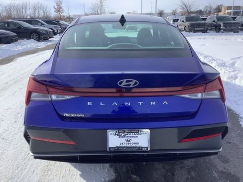 Certified 2024 Hyundai Elantra SEL w/ Convenience Package image 5