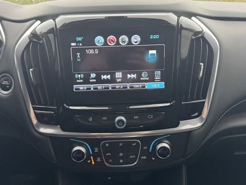 Used 2019 Chevrolet Traverse LT image 25