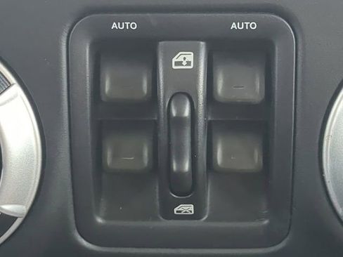 Used 2016 Jeep Wrangler Unlimited Sahara w/ Connectivity Group AWD/4WD image 22