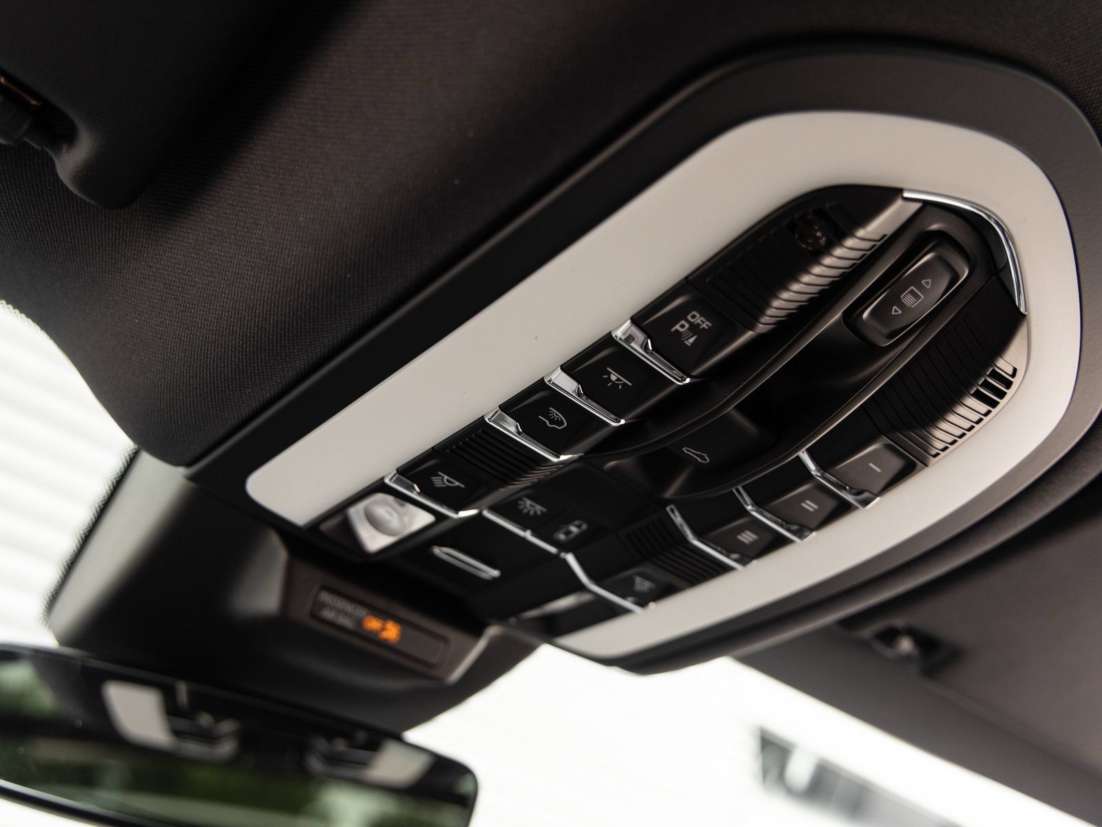 Certified 2026 Porsche Macan AWD/4WD image 19
