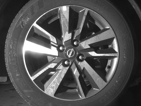 Used 2025 Nissan Versa SV FWD image 16