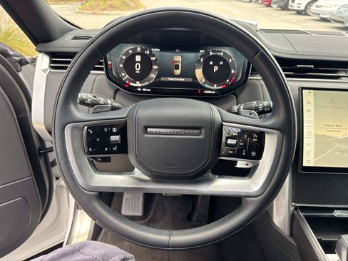 Used 2025 Land Rover Range Rover SE AWD/4WD image 30