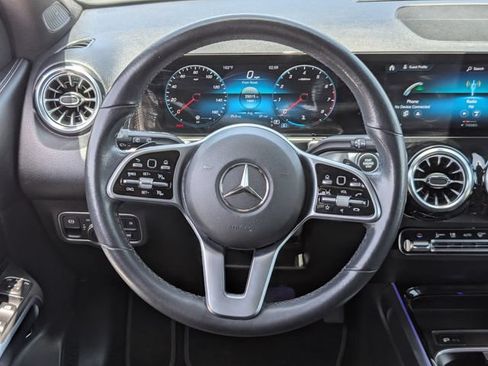 Used 2022 Mercedes-Benz GLB 250 image 12