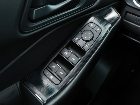 Used 2024 Nissan Rogue S AWD/4WD image 21