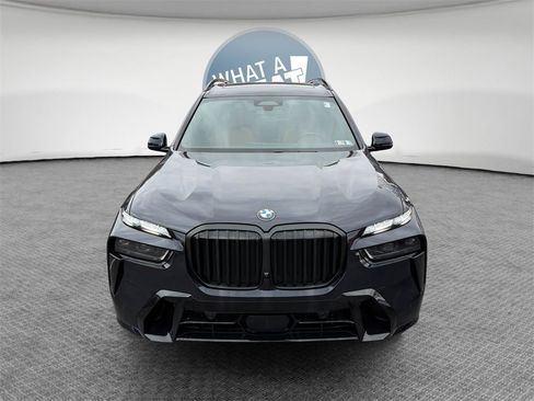 Used 2025 BMW X7 xDrive40i w/ M Sport Package image 9