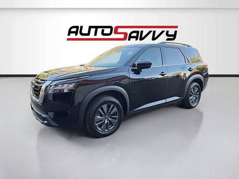 Used 2023 Nissan Pathfinder SV AWD/4WD image 3