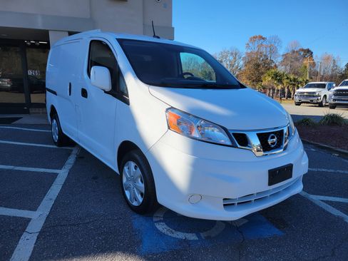 Used 2020 Nissan NV200 SV image 3