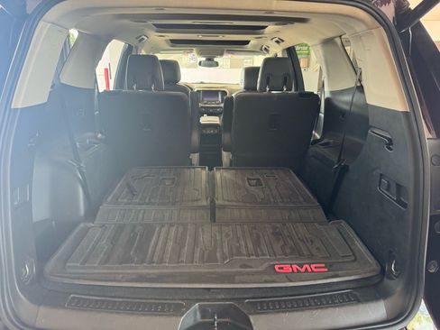 Used 2017 GMC Acadia Denali w/ Technology Package AWD/4WD image 9