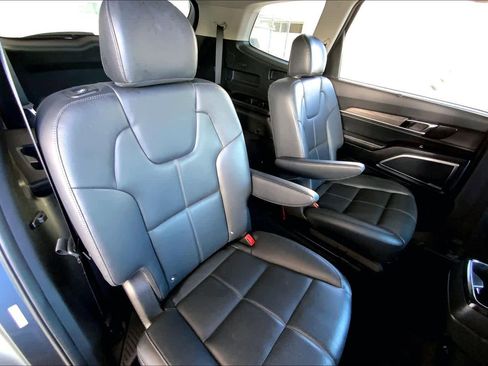 Used 2022 Kia Telluride SX w/ Nightfall Edition Package AWD/4WD image 20
