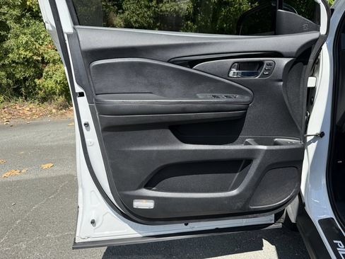 Used 2021 Honda Pilot Touring image 46