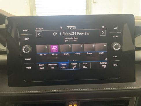 Certified 2025 Volkswagen Taos SE image 17