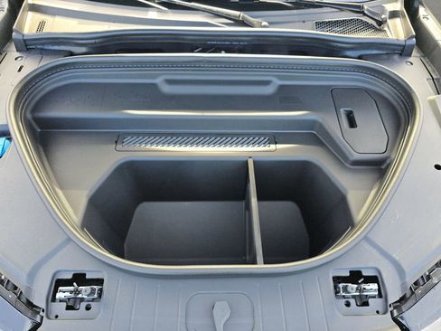 New 2025 Audi Q6 e-tron Premium image 31