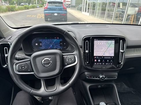 Certified 2025 Volvo XC40 B5 Plus AWD/4WD image 21