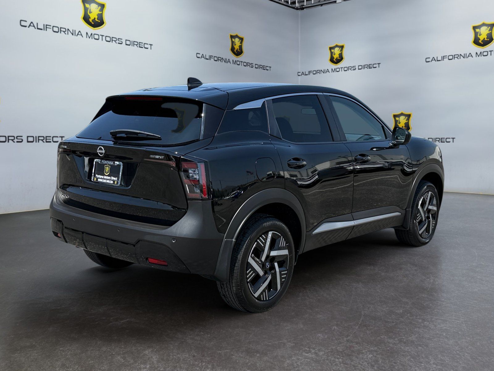 Used 2025 Nissan Kicks SV FWD image 5