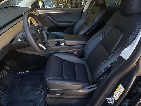 Used 2023 Tesla Model Y Long Range AWD/4WD image 16