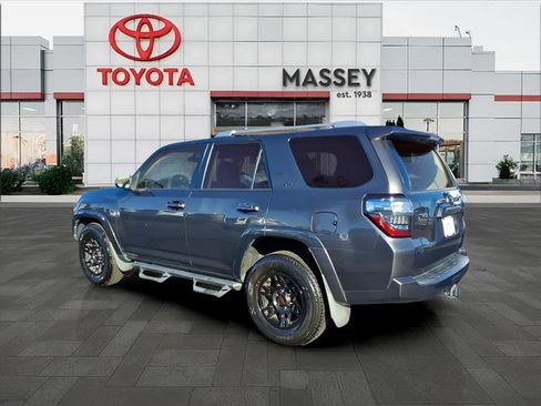 Used 2018 Toyota 4Runner SR5 image 5