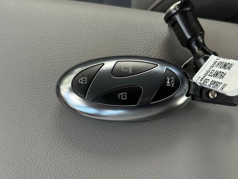 Certified 2025 Hyundai Elantra Sport image 27