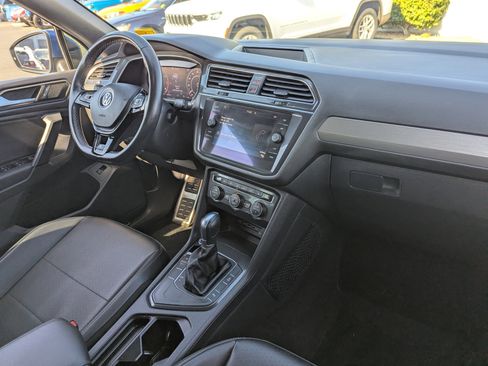 Used 2019 Volkswagen Tiguan SE image 12
