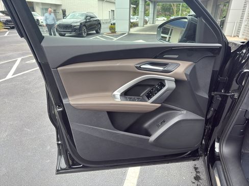 Certified 2025 Audi Q5 Prestige AWD/4WD image 14