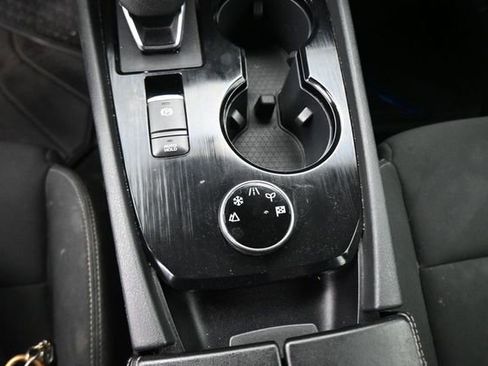 Used 2023 Nissan Rogue S AWD/4WD image 29
