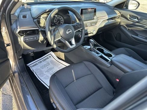 Used 2024 Nissan Altima 2.5 SV image 10