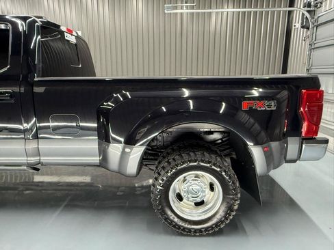 Used 2022 Ford F350 Lariat w/ Lariat Ultimate Package AWD/4WD image 5