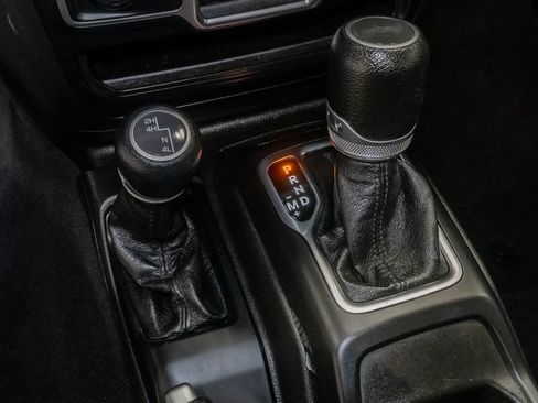 Used 2023 Jeep Wrangler Unlimited Sport AWD/4WD image 21