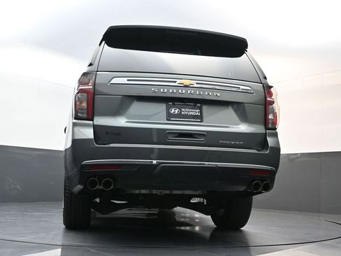 Used 2023 Chevrolet Suburban Premier image 17